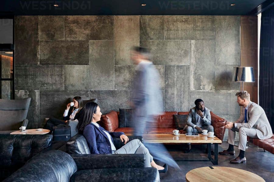 How Professionals find suitable Meeting Spots when abroad on Business